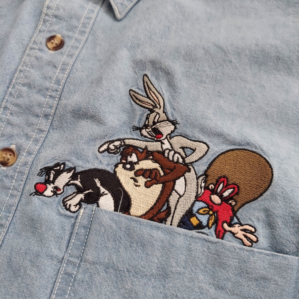 🔥VTG '95 Looney Tunes Denim Shirt🔥 - Picture 3 of 11